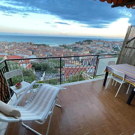 Thekeystudio, La Casa Del Mare Azzurro With Seaview Ventimiglia Exteriör bild