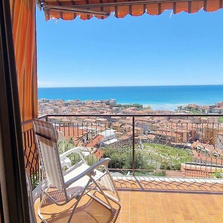 Thekeystudio, La Casa Del Mare Azzurro With Seaview Ventimiglia Exteriör bild