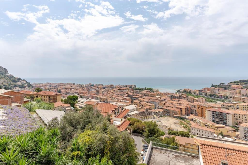 Thekeystudio, La Casa Del Mare Azzurro With Seaview Ventimiglia Exteriör bild