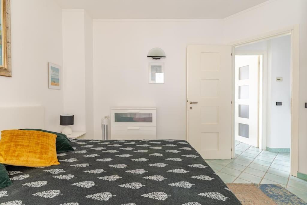 Thekeystudio, La Casa Del Mare Azzurro With Seaview Ventimiglia Exteriör bild