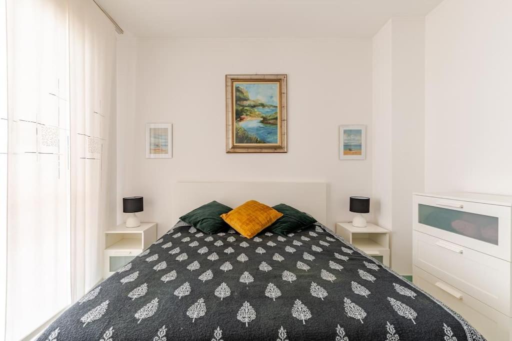 Thekeystudio, La Casa Del Mare Azzurro With Seaview Ventimiglia Exteriör bild