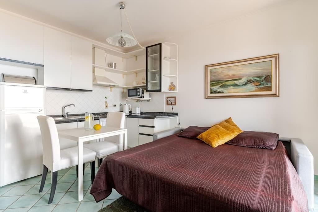 Thekeystudio, La Casa Del Mare Azzurro With Seaview Ventimiglia Exteriör bild