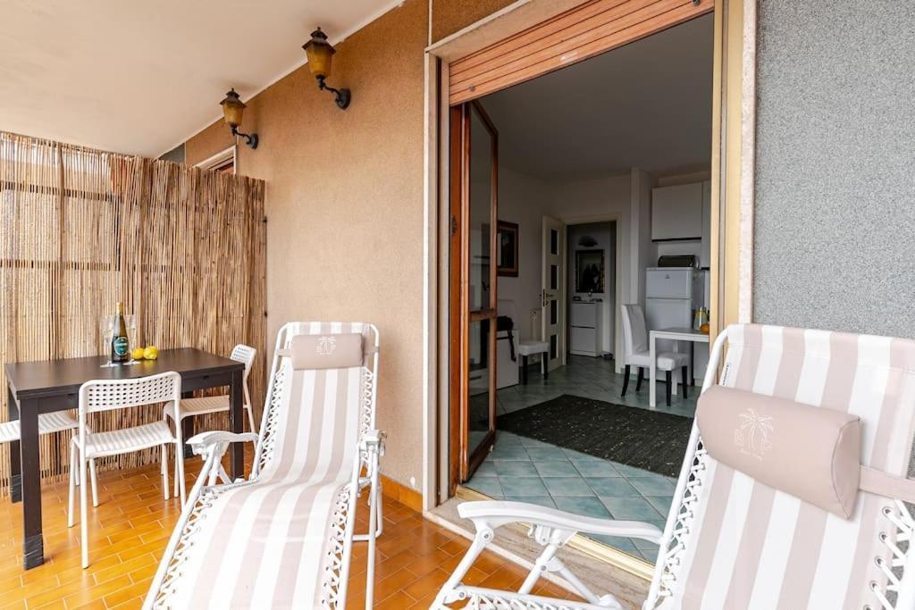 Thekeystudio, La Casa Del Mare Azzurro With Seaview Ventimiglia Exteriör bild