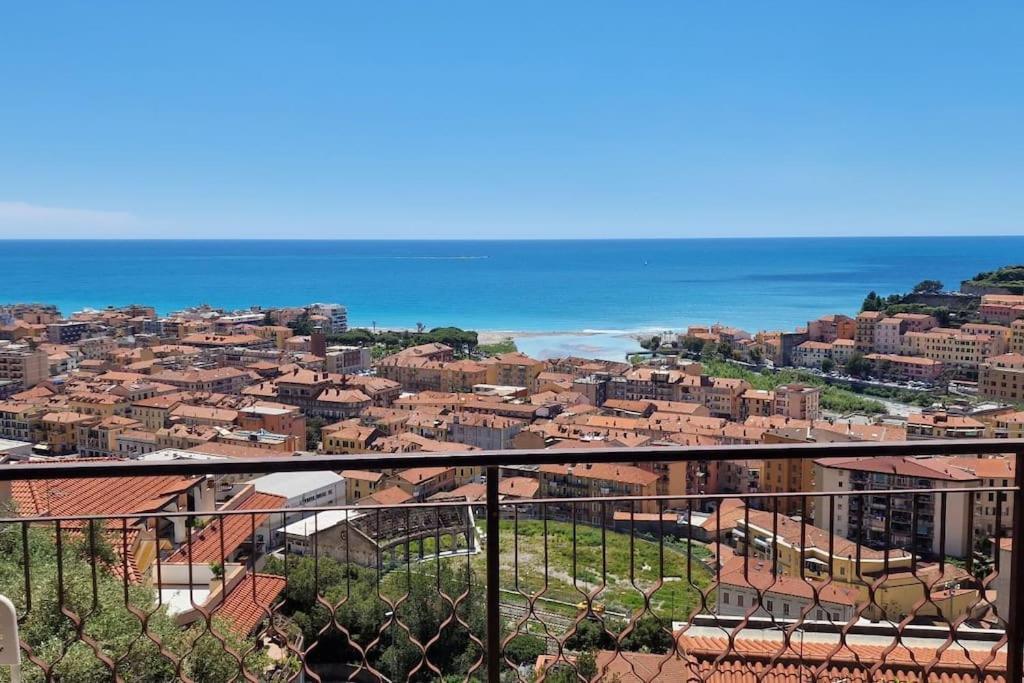 Thekeystudio, La Casa Del Mare Azzurro With Seaview Ventimiglia Exteriör bild