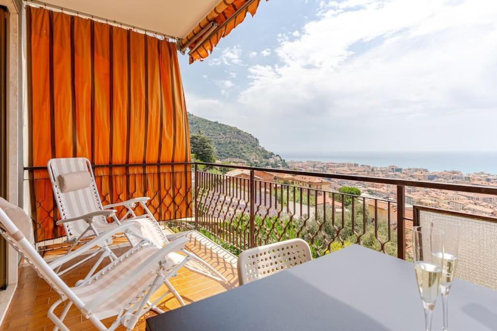 Thekeystudio, La Casa Del Mare Azzurro With Seaview Ventimiglia Exteriör bild